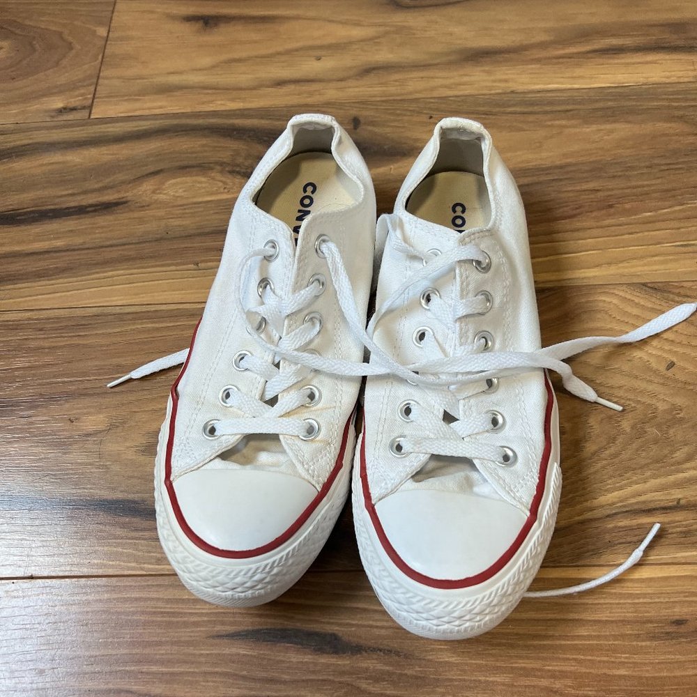 Low Top Chucks